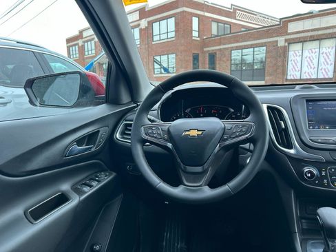 Used 2024 Chevrolet Equinox LT image 24