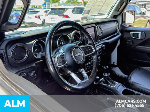 Used 2022 Jeep Gladiator Overland AWD/4WD image 14