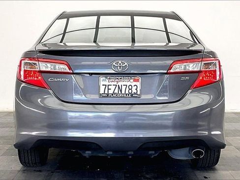 Used 2014 Toyota Camry SE FWD image 3