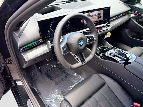 New 2027 BMW 550e xDrive w/ Executive Package AWD/4WD image 25