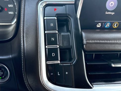 Used 2021 Chevrolet Tahoe LT w/ LT Signature Package RWD image 24