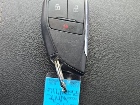 Used 2023 GMC Canyon Elevation image 24