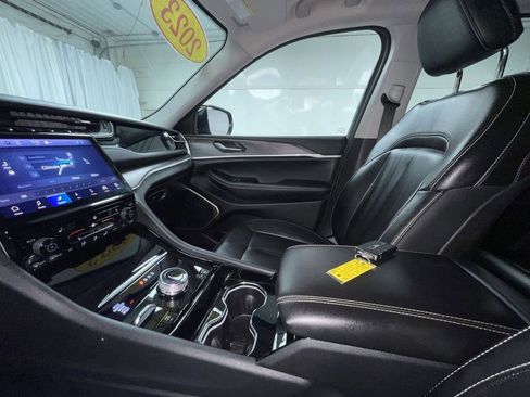 Used 2023 Jeep Grand Cherokee 4WD 4xe image 6