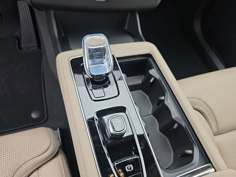 New 2026 Volvo XC90 B6 Ultra w/ Protection Package Premier AWD/4WD image 17