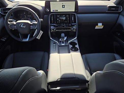 New 2026 Lexus LX 700h Luxury image 5