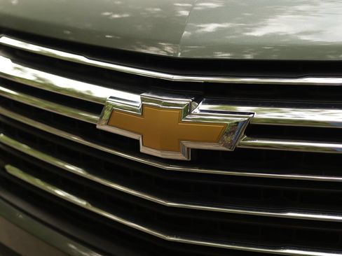 Used 2023 Chevrolet Traverse LT w/ LPO, Floor Liner Package AWD/4WD image 34