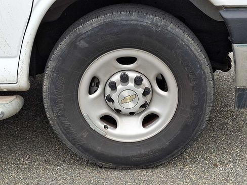 Used 2024 Chevrolet Express 2500 w/ Driver Convenience Package RWD image 8