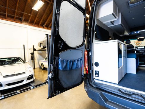 Used 2021 Mercedes-Benz Sprinter 2500 w/ Premium Plus Package image 67