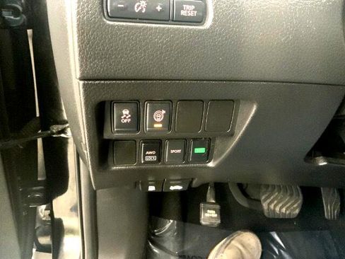 Used 2017 Nissan Rogue SV image 19