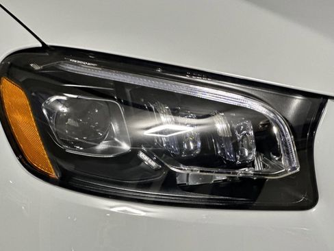 Certified 2025 Mercedes-Benz GLS 450 4MATIC image 11