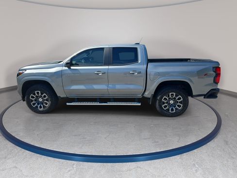 Used 2024 Chevrolet Colorado Z71 w/ Z71 Convenience Package 2 AWD/4WD image 8