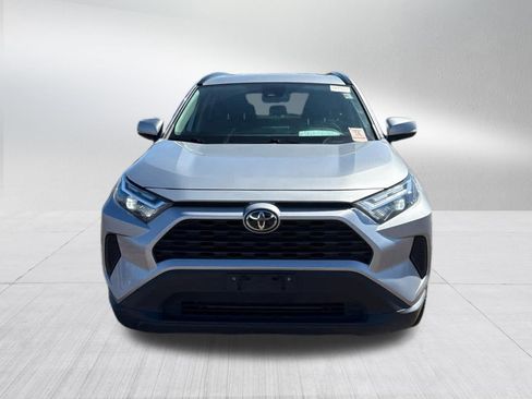Used 2022 Toyota RAV4 XLE image 3