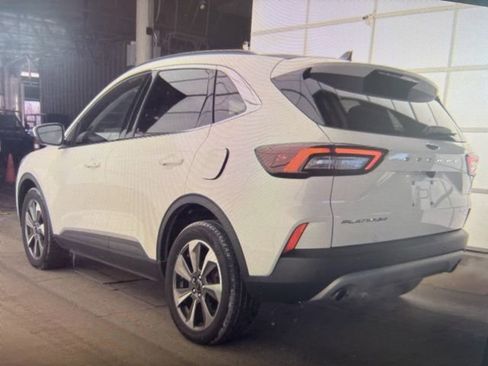 Used 2023 Ford Escape Platinum image 3