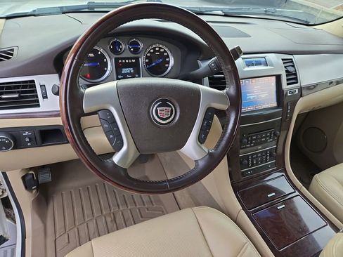 Used 2013 Cadillac Escalade EXT Premium image 15