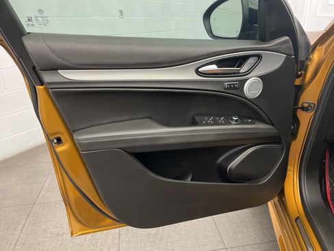 Used 2023 Alfa Romeo Stelvio Veloce image 24