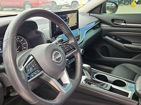Used 2023 Nissan Altima 2.5 SR w/ SR Premium Package FWD image 10