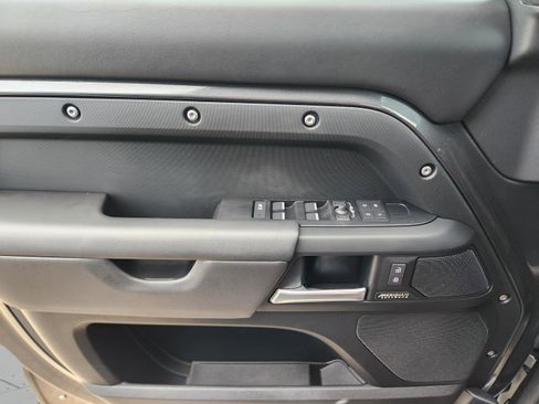 Certified 2025 Land Rover Defender 110 X-Dynamic SE AWD/4WD image 22