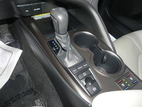 Used 2021 Toyota Camry XSE w/ Navigation Package FWD image 39