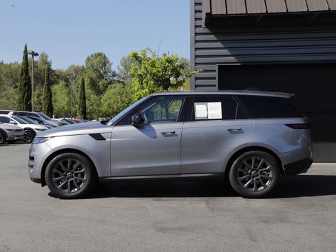 Certified 2025 Land Rover Range Rover Sport AWD/4WD image 7