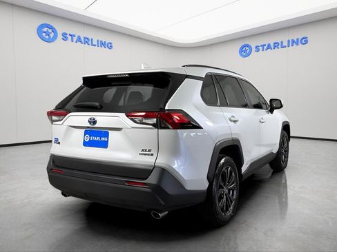 Used 2023 Toyota RAV4 XLE Premium AWD/4WD image 8