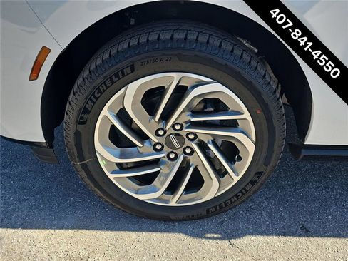 New 2026 Lincoln Navigator L Reserve AWD/4WD image 9