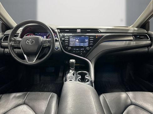 Used 2019 Toyota Camry XSE FWD image 18
