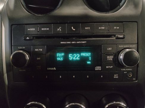 Used 2015 Jeep Compass High Altitude image 25