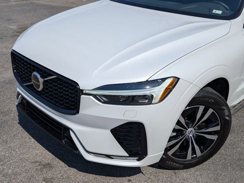 Used 2024 Volvo XC60 B5 Core image 13