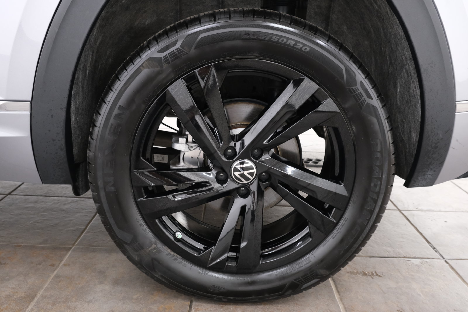 Used 2024 Volkswagen Atlas Cross Sport SEL R-Line AWD/4WD image 35