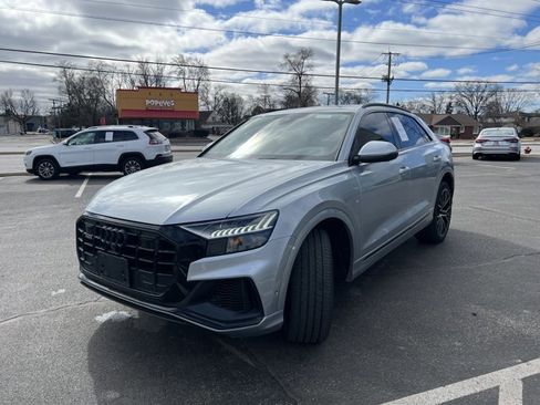 Used 2023 Audi Q8 Premium Plus w/ Premium Plus Package image 2