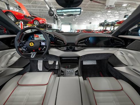 Certified 2025 Ferrari Purosangue AWD/4WD image 21