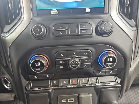 Used 2020 Chevrolet Silverado 1500 RST AWD/4WD image 28