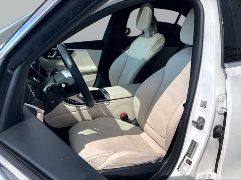 Used 2024 Mercedes-Benz C 300 Sedan image 8