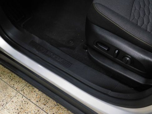 Used 2020 Chevrolet Equinox LT image 29