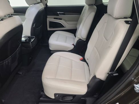 Used 2022 Kia Telluride EX w/ EX Premium Package image 21