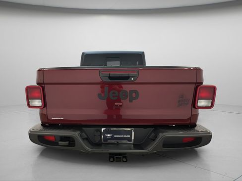 Used 2021 Jeep Gladiator Sport AWD/4WD image 5