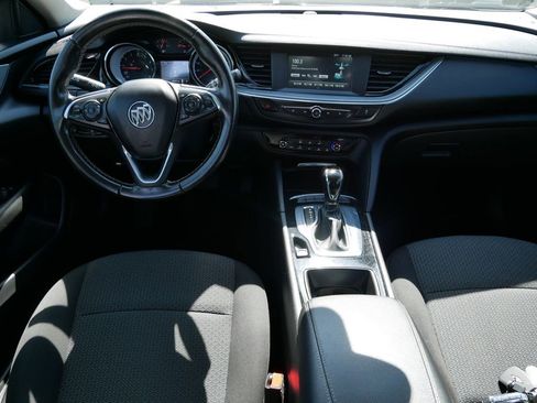 Used 2018 Buick Regal Preferred FWD image 18
