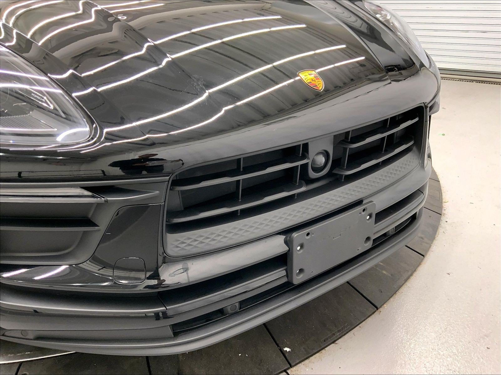 Certified 2023 Porsche Macan AWD/4WD image 31