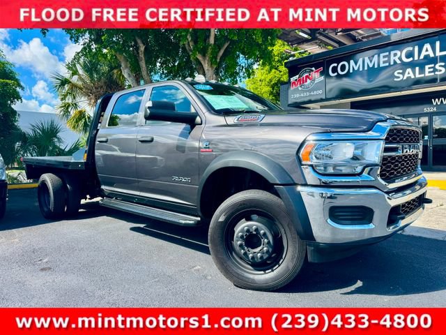 Used 2022 RAM 5500 Tradesman w/ Chrome Appearance Group AWD/4WD image 2