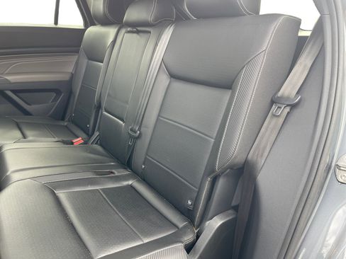 Used 2021 Volkswagen Atlas Cross Sport SE w/ Panoramic Sunroof Package image 13