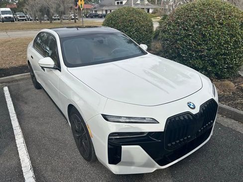 Used 2025 BMW 760i xDrive w/ Executive Package image 20