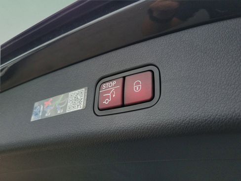 Certified 2026 Mercedes-Benz GLC 300 4MATIC image 6