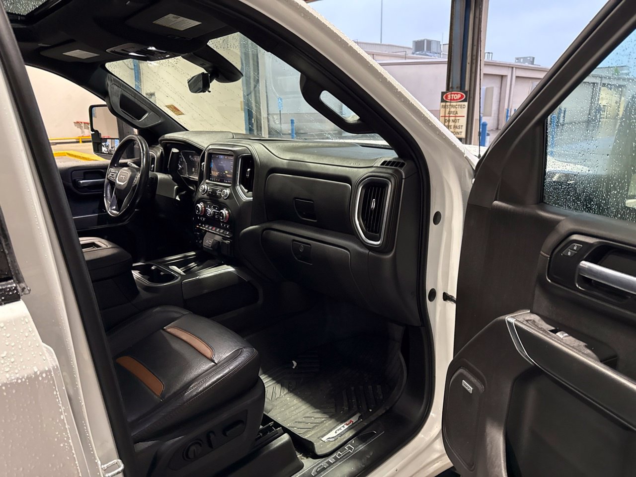Used 2020 GMC Sierra 1500 AT4 w/ AT4 Premium Package AWD/4WD image 14