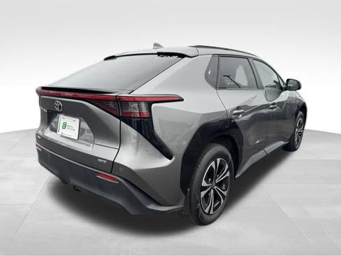 Used 2024 Toyota bZ4X XLE w/ Weather Package image 8