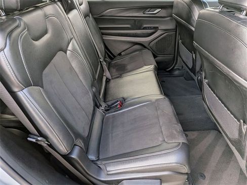 Certified 2024 Jeep Grand Cherokee L Laredo image 29