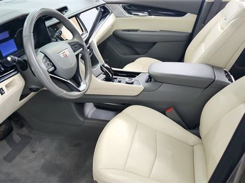 Certified 2022 Cadillac XT6 Premium Luxury image 13