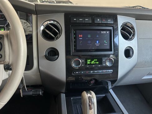 Used 2012 Ford Expedition Limited RWD image 21