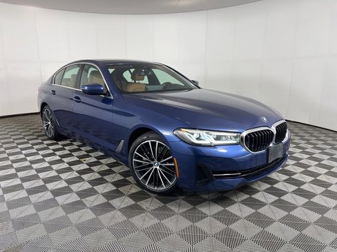 Used 2023 BMW 540i xDrive w/ Premium Package image 40