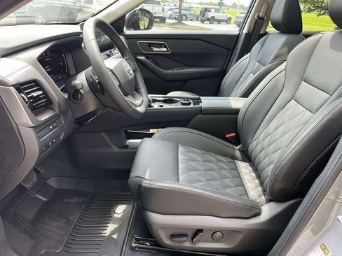 Used 2026 Nissan Rogue Platinum w/ Platinum Premium Package AWD/4WD image 10