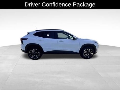 Used 2025 Chevrolet Trax RS w/ Driver Confidence Package FWD image 6